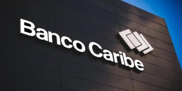 Sede de Banco Caribe en Santo Domingo tras la confirmación de su calificación A- por Feller Rate