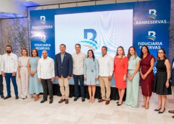 Ejecutivos del Grupo Reservas en un encuentro con inversionistas del sector turístico en Puerto Plata