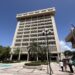 Vista de instalaciones energéticas y hoteleras en República Dominicana, sectores líderes en inversión extranjera directa