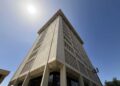 Grúas y obras de construcción en una ciudad dominicana en pleno crecimiento economico
