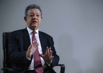 Leonel Fernández encabeza el corte de cinta de la Casa de Convergencia Ciudadana en Gazcue