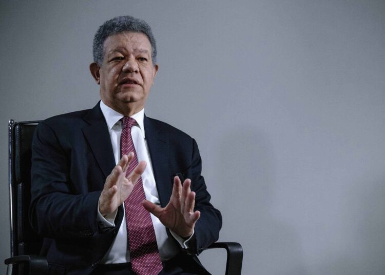 Leonel Fernández encabeza el corte de cinta de la Casa de Convergencia Ciudadana en Gazcue