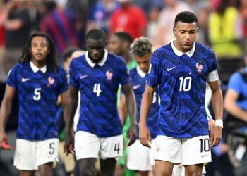 Kylian Mbappé cabizbajo tras la derrota de Francia ante España en la semifinal del Mundial 2026