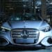 Vehiculo Mercedes-Benz en un concesionario mientras el fabricante aleman recorta su prevision de ventas