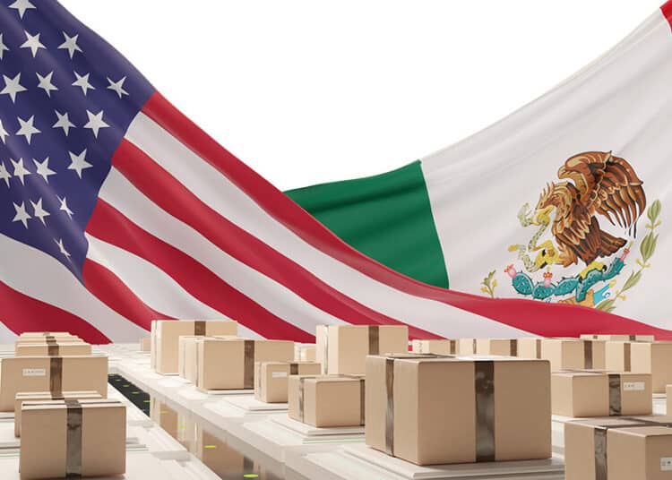 Contenedores de carga en un puerto durante operaciones de comercio entre México y Estados Unidos