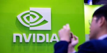 Centro de datos de inteligencia artificial con servidores conectados a chips de alto rendimiento