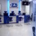 Fachada de una tienda de tecnología en Santo Domingo tras el anuncio de cierre de OAS Computer