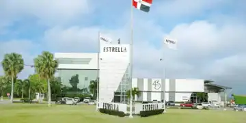 Planta industrial del Grupo Estrella dedicada a la producción de cemento y acero en República Dominicana