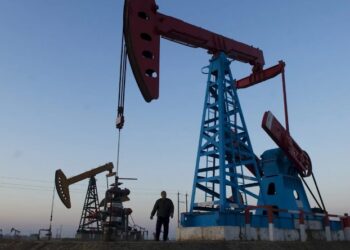 Instalaciones petroleras de Texas, precio del petróleo WTI