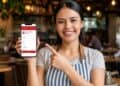 Sistema de punto de venta y gestión digital en el mostrador de un restaurante dominicano