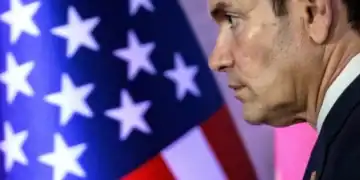 Marco Rubio habla ante la prensa durante la reunión de cancilleres de la ASEAN en Manila