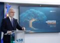 El superintendente de Bancos Alejandro Fernández presenta los resultados de su gestión ante audiencia