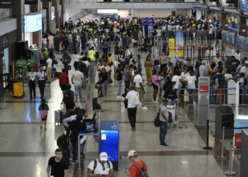 Pasajeros en el AILA, actualización de tasas aeroportuarias