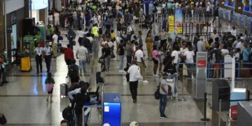 Pasajeros en el AILA, actualización de tasas aeroportuarias