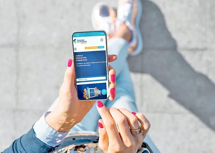 Pantalla de la plataforma digital Academia Finanzas con Propósito del Banco Popular Dominicano
