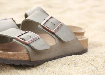 Pantalla del NYSE mostrando el ticker BIRK de Birkenstock con una variación positiva superior al 5%