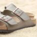 Pantalla del NYSE mostrando el ticker BIRK de Birkenstock con una variación positiva superior al 5%
