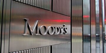 Sede del gobierno federal de México con edificios institucionales al fondo, en el contexto del análisis fiscal de Moody's