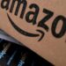 Pantalla de la Bolsa de Nueva York mostrando la acción de Amazon en alza por encima de los US$285
