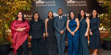 Ejecutivas de Asociación Cibao reciben el Premio Effie Bronce República Dominicana en la categoría Revitalización de Marca