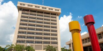 Fachada del Banco Central de la República Dominicana en Santo Domingo