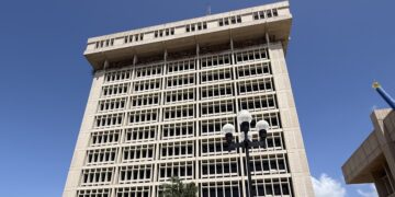 Fachada del Banco Central de la República Dominicana en Santo Domingo