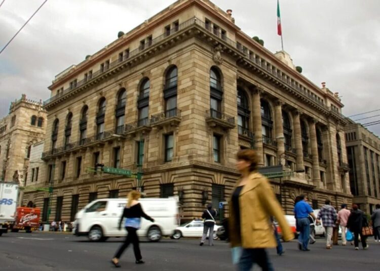 Fachada del edificio del Banco de México en Ciudad de México, sede del banco central
