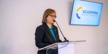 Directivos de Banco Motor Crédito durante el lanzamiento de la Escuela de Servicio en Santo Domingo