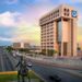 Fachada del Banco Popular Dominicano con su logotipo visible en Santo Domingo
