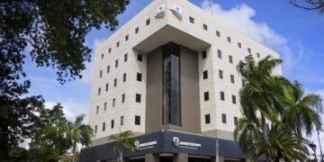 Fachada del Banco de Reservas en Santo Domingo tras obtener calificación AAA de Feller Rate