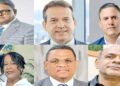 Víctor Bisonó Haza asumiendo como nuevo ministro de Relaciones Exteriores de República Dominicana junto al presidente Luis Abinader