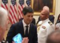 Pantalla con cotizaciones de bonos del Tesoro de EEUU en una sala de operaciones de Wall Street