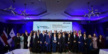 Ministros dominicanos Magín Díaz y Yayo Sanz Lovatón participan en diálogo ministerial del BID en Ciudad de Panamá