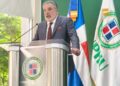 Enrique de Marchena durante conferencia sobre turismo dominicano en la Universidad Unphu en Santo Domingo