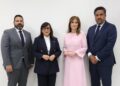 Botellas de ron dominicano en línea de producción con destino a exportación