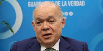 Director general de la DGII Pedro Urrutia hablando en el Encuentro Económico de HOY sobre la eliminación de retención de ITBIS