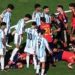 Jugadores de Argentina y España en la final del Mundial 2026 en Nueva Jersey, con incidentes tras el pitazo final