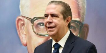 Francisco Javier García, precandidato presidencial del PLD, durante un evento político en República Dominicana