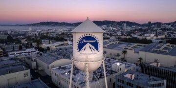 David Ellison y ejecutivos de Paramount Skydance en discusión sobre la fusión con Warner Bros Discovery