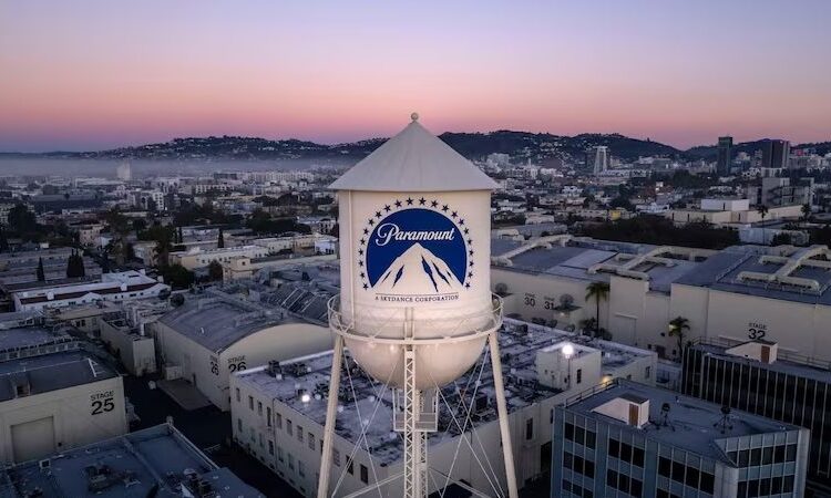 David Ellison y ejecutivos de Paramount Skydance en discusión sobre la fusión con Warner Bros Discovery