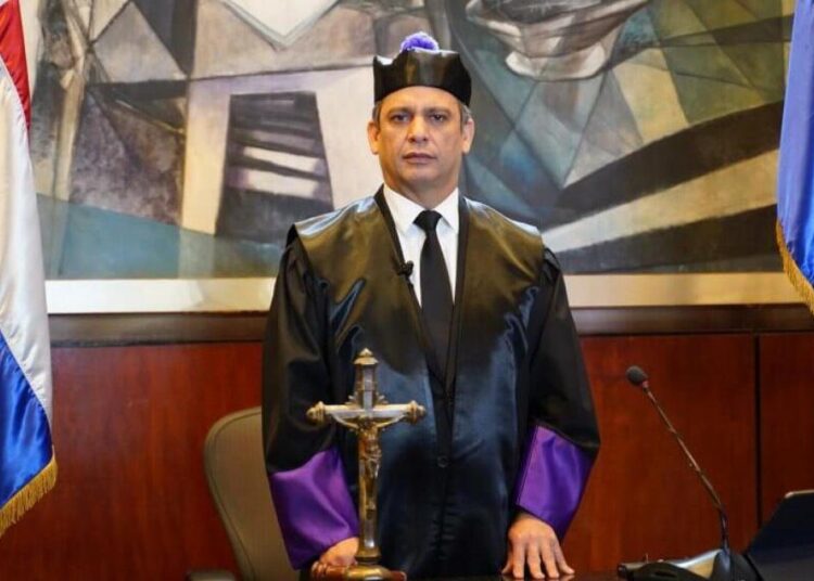 Henry Molina, presidente de la Suprema Corte de Justicia de República Dominicana, en sesión oficial del tribunal