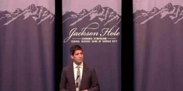 Kevin Warsh, presidente de la Reserva Federal, habla en el foro económico de Jackson Hole sobre inteligencia artificial y política monetaria