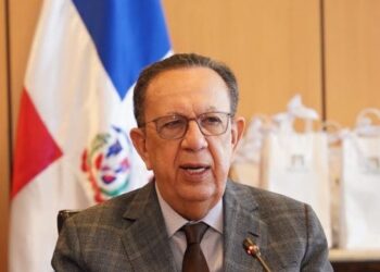 Grúas de construcción y edificios en proceso de obra en Santo Domingo, República Dominicana, reflejando el crecimiento del sector en julio de 2026