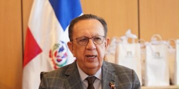 Grúas de construcción y edificios en proceso de obra en Santo Domingo, República Dominicana, reflejando el crecimiento del sector en julio de 2026