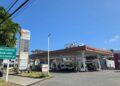Surtidor de gasolina en una estación de servicio de República Dominicana con precio actualizado en agosto de 2026