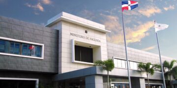 Obras de construcción vial en República Dominicana financiadas con inversión pública en 2026