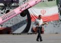 Buque petrolero navegando por el estrecho de Ormuz en medio de la tensión entre Irán y Estados Unidos