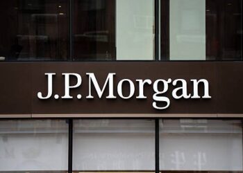 Gobernador del Banco Central Héctor Valdez Albizu reunido con ejecutivos de J.P. Morgan en Santo Domingo