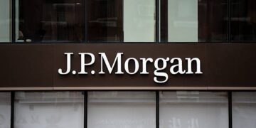 Gobernador del Banco Central Héctor Valdez Albizu reunido con ejecutivos de J.P. Morgan en Santo Domingo