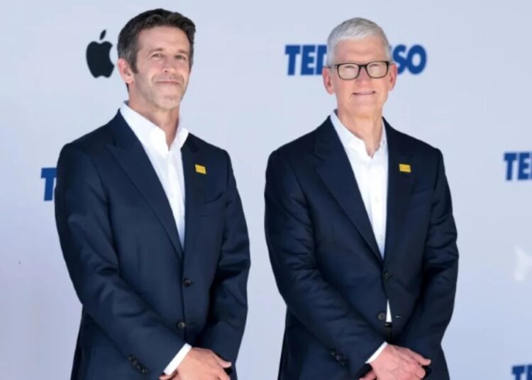 John Ternus, nuevo director ejecutivo de Apple, en evento corporativo de la compañía tecnológica